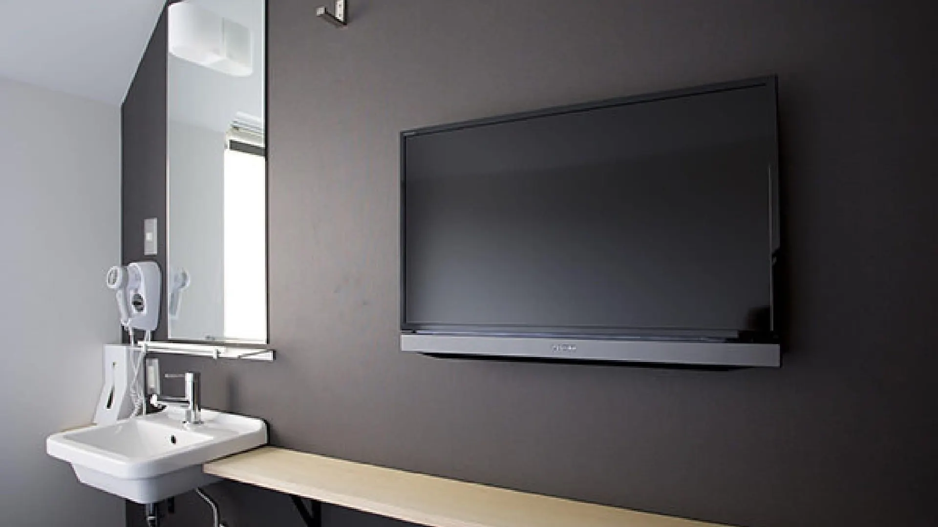 Piece Hostel Kyōto 0*,
