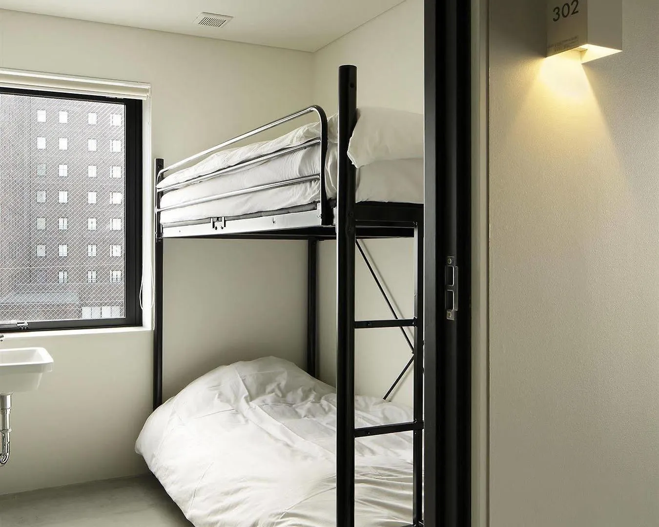 Piece Hostel Киото